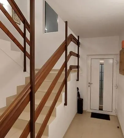 Perunika Apartman Selce